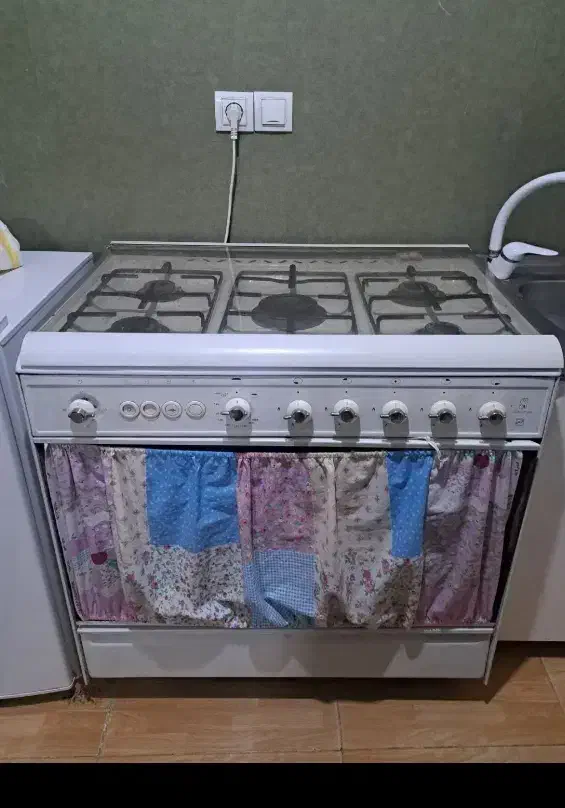 اجاق گاز فر دار سالم و شعله ها سالمه|اجاق گاز و لوازم برقی پخت‌وپز|زنجان, |دیوار