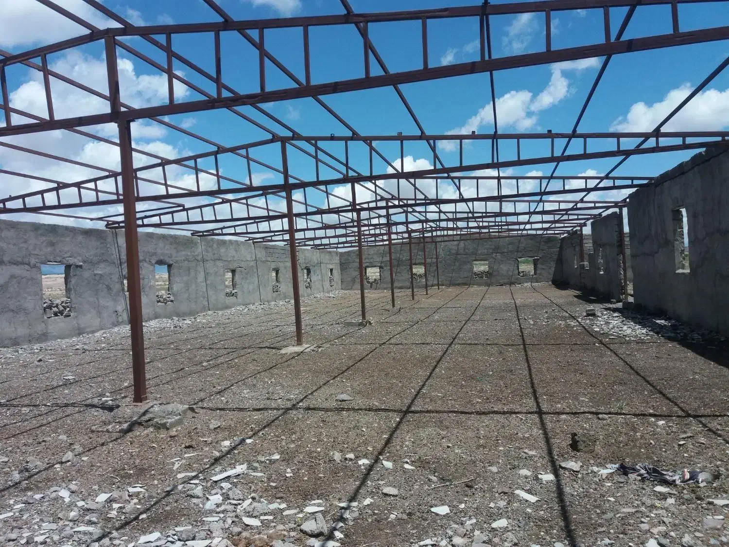 مرغداری گوشتی نیمه ساز|فروش دفتر صنعتی، کشاورزی، تجاری|زاوه, |دیوار