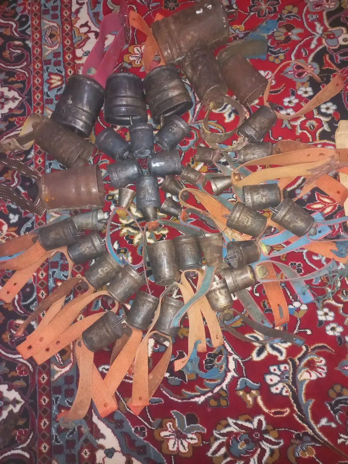 زنگوله نیمچه و کرکری میش وبز و کلک ۴۰ عدد|لوازم جانبی حیوانات|آشتیان, |دیوار