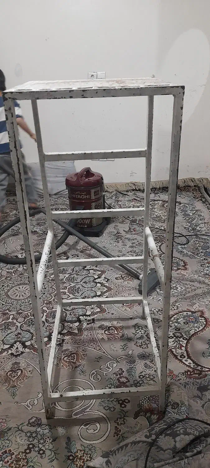 چهار پایه آهنی|صندلی و نیمکت|باقرشهر, |دیوار