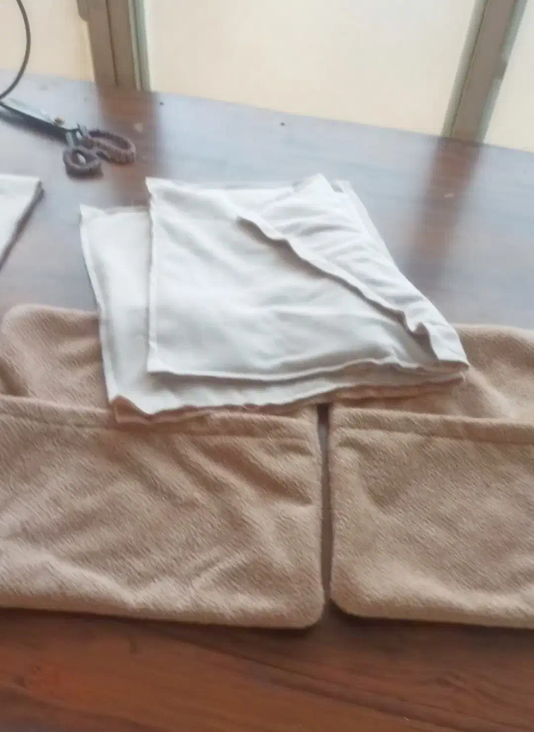 کوسن نو|مبلمان خانگی و میز عسلی|قم, شهر قائم|دیوار