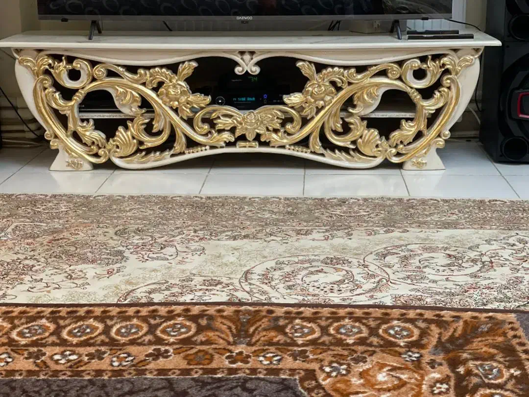 مبل سلطنتی همراه با میز نهار خوری و میز تلویزیون|مبلمان خانگی و میز عسلی|تبریز, |دیوار