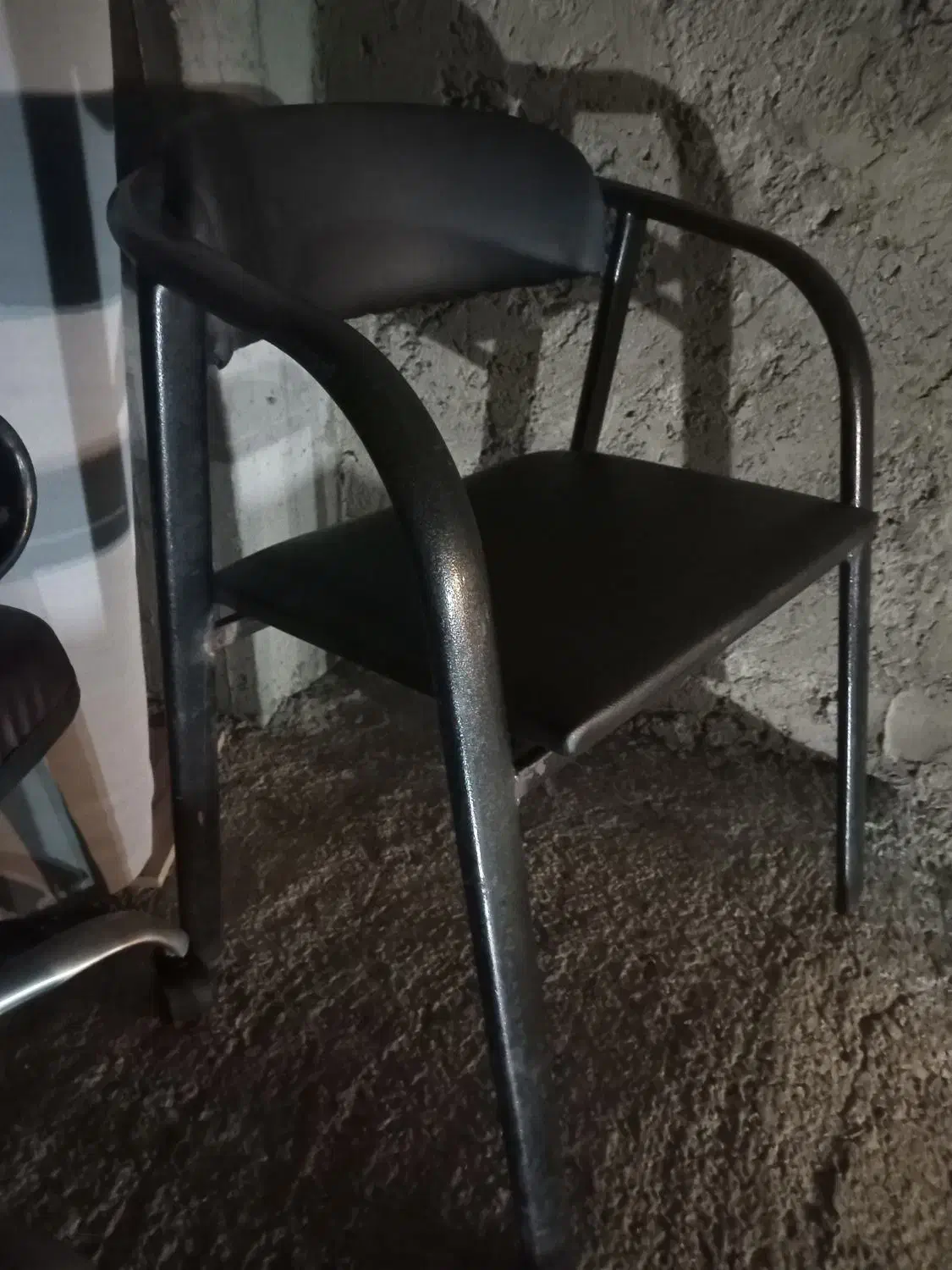 صندلی فلزی ام پی|صندلی و نیمکت|ساری, |دیوار