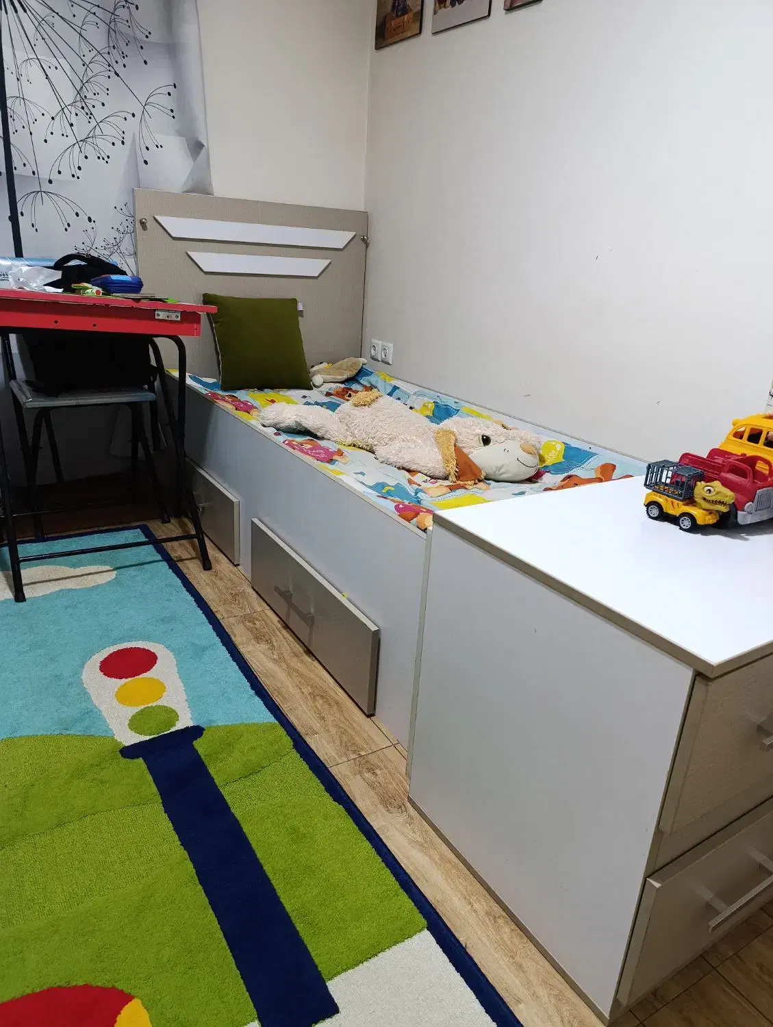 تخت وکمد نوجوان|تخت و سرویس خواب|کرج, فاز ۳ گوهردشت|دیوار