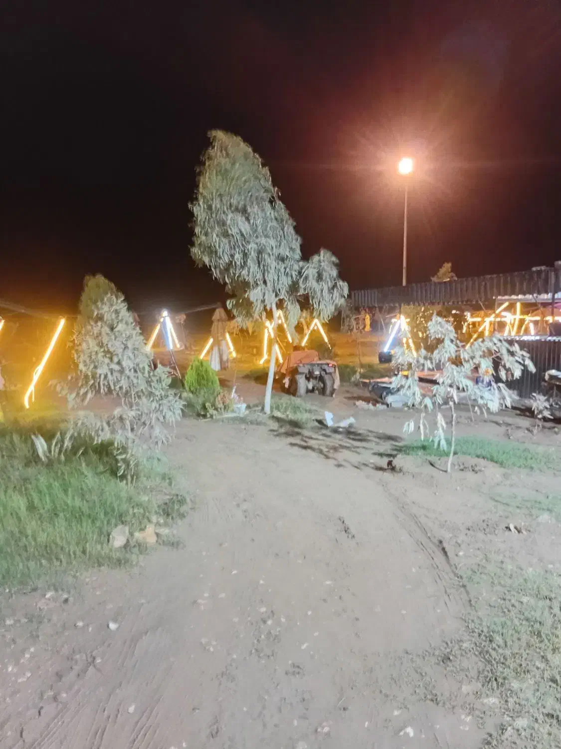 کافه رستوران|استخدام خدمات فروشگاه و رستوران|فرح آباد, |دیوار