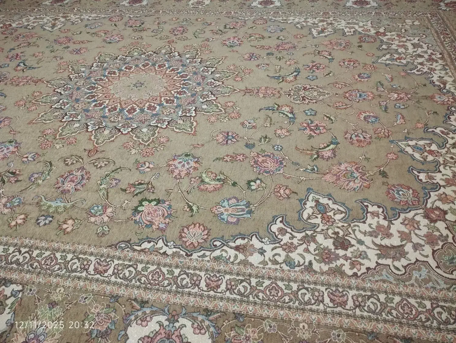 روفرشی|روفرشی|الیگودرز, |دیوار