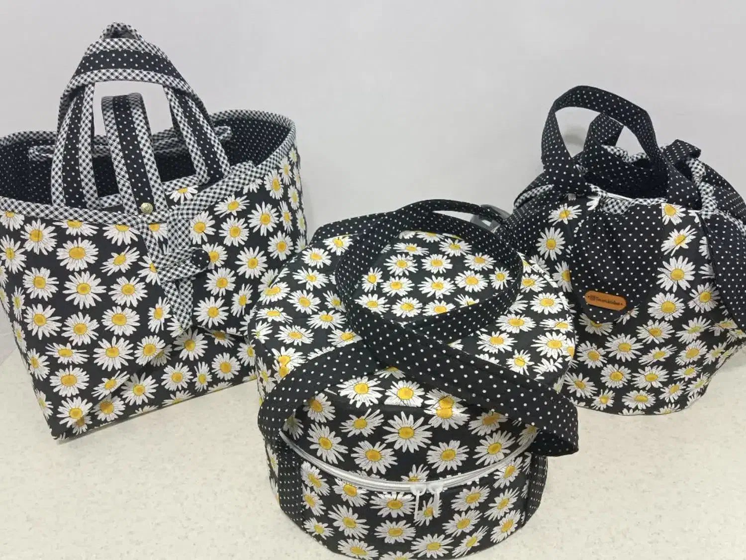 سرویس آشپزخانه عروس|سفره، حوله، دستمال آشپزخانه|کاشان, امیرکبیر|دیوار