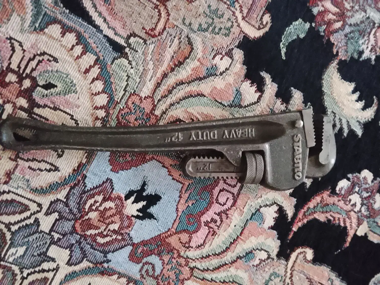 آچر لوله گیر|ابزارآلات|سنندج, |دیوار