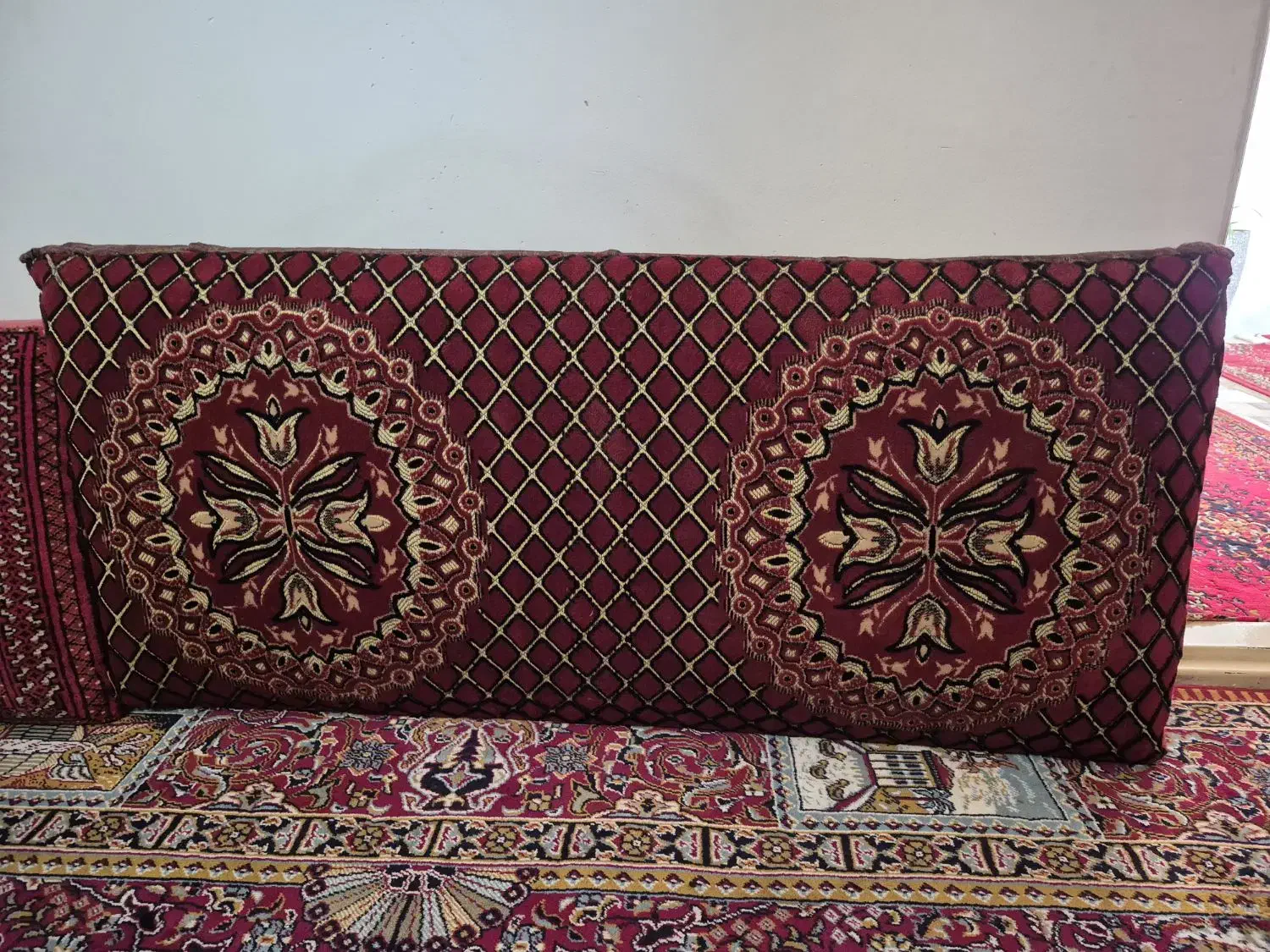 پشتی بزرگ|پشتی|سبزوار, هویزه|دیوار