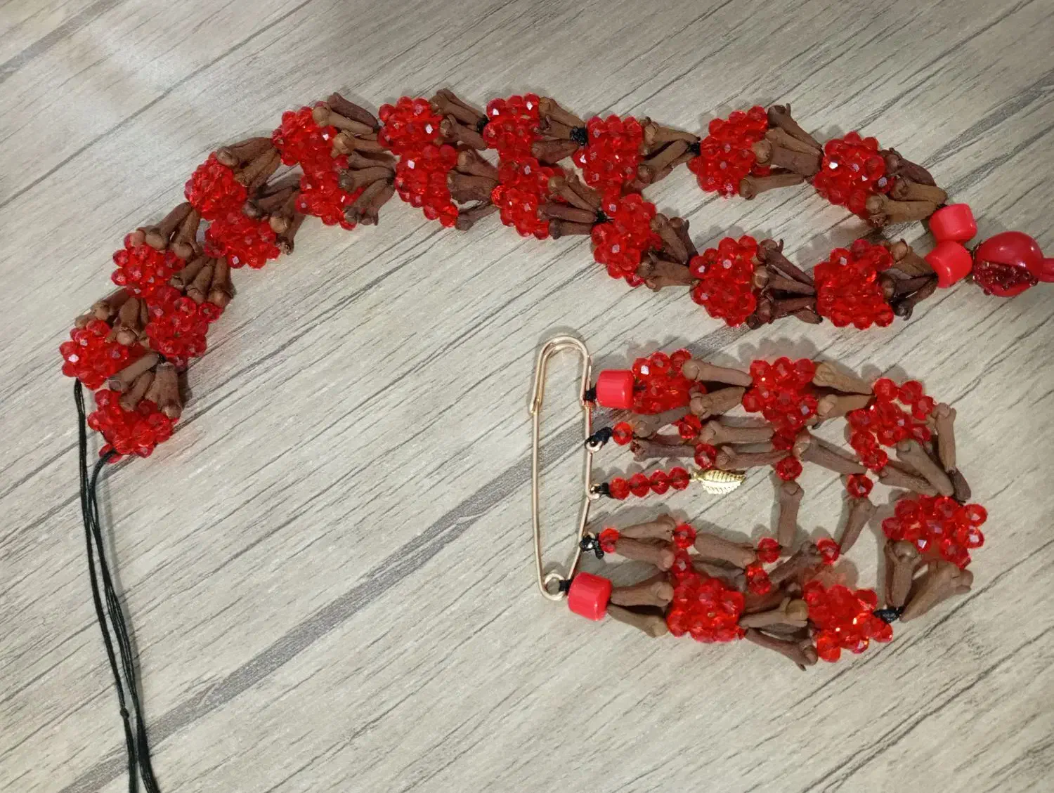 انواع گرنبند کمربند و سنجاق سینه|زیورآلات و اکسسوری|مریوان, |دیوار