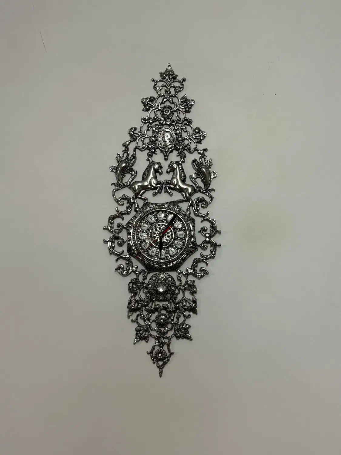 ساعت دیواری|ساعت دیواری و تزئینی|میانه, |دیوار