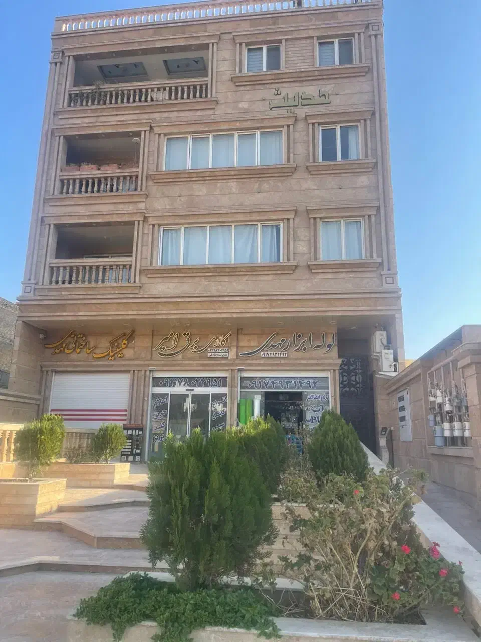 تجاری بر پیام نور شهرک گلستان|فروش مغازه و غرفه|شیراز, شهرک گلستان شمالی|دیوار