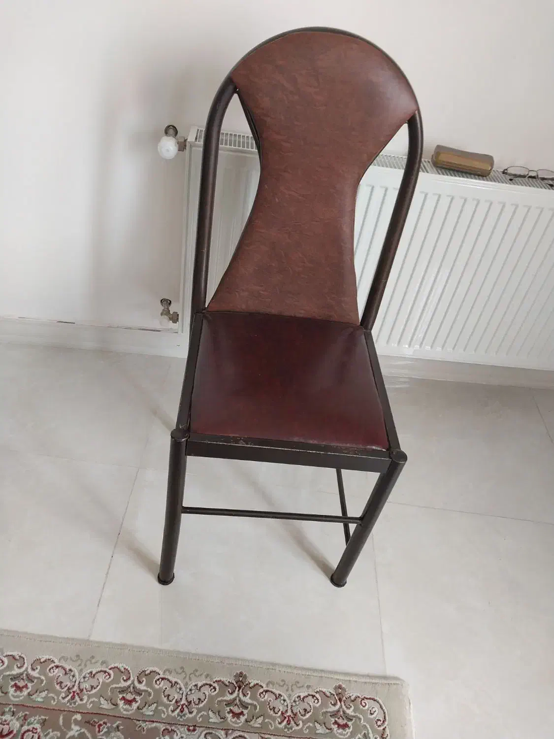 دوعددصندلی|صندلی و نیمکت|سیاهکل, |دیوار