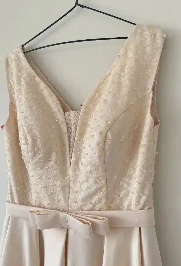 لباس مجلسی|لباس|اصفهان, گلزار|دیوار