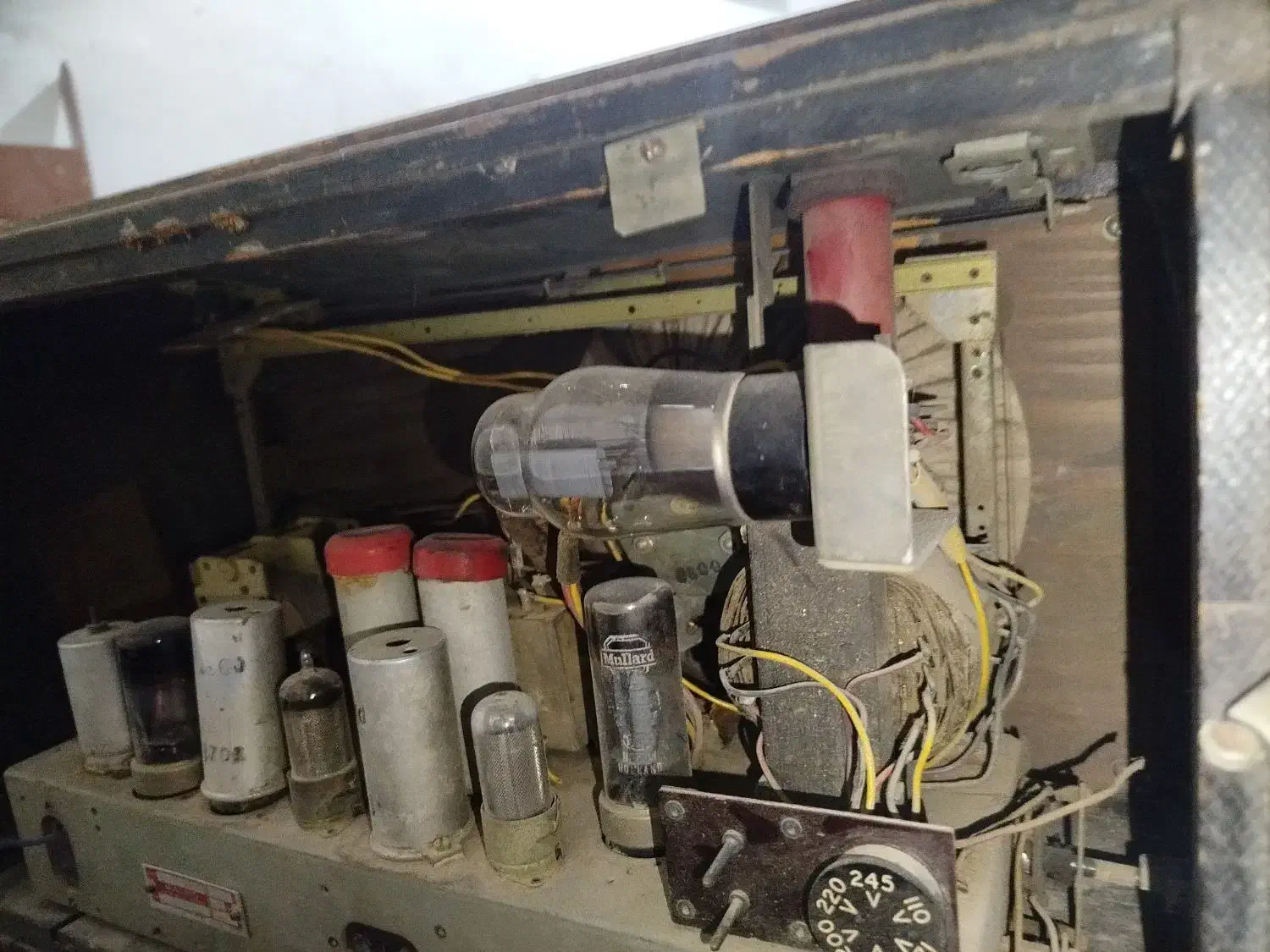 رادیو قدیمی چوبی|کلکسیون اشیاء عتیقه|تهران, شهرک شریفی|دیوار