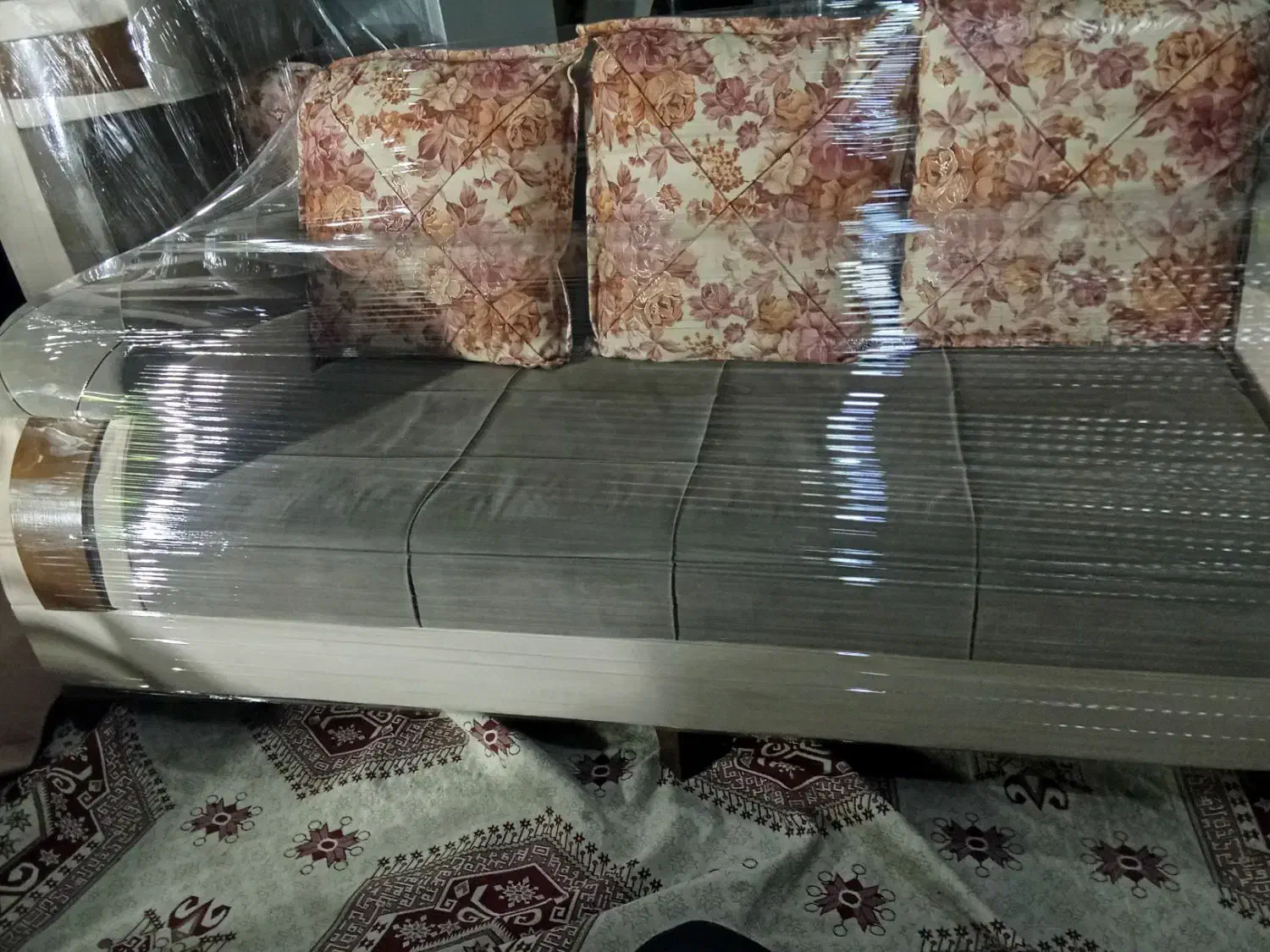 مبل خوشکل جون درحدنومیباشد|مبلمان خانگی و میز عسلی|یزد, |دیوار