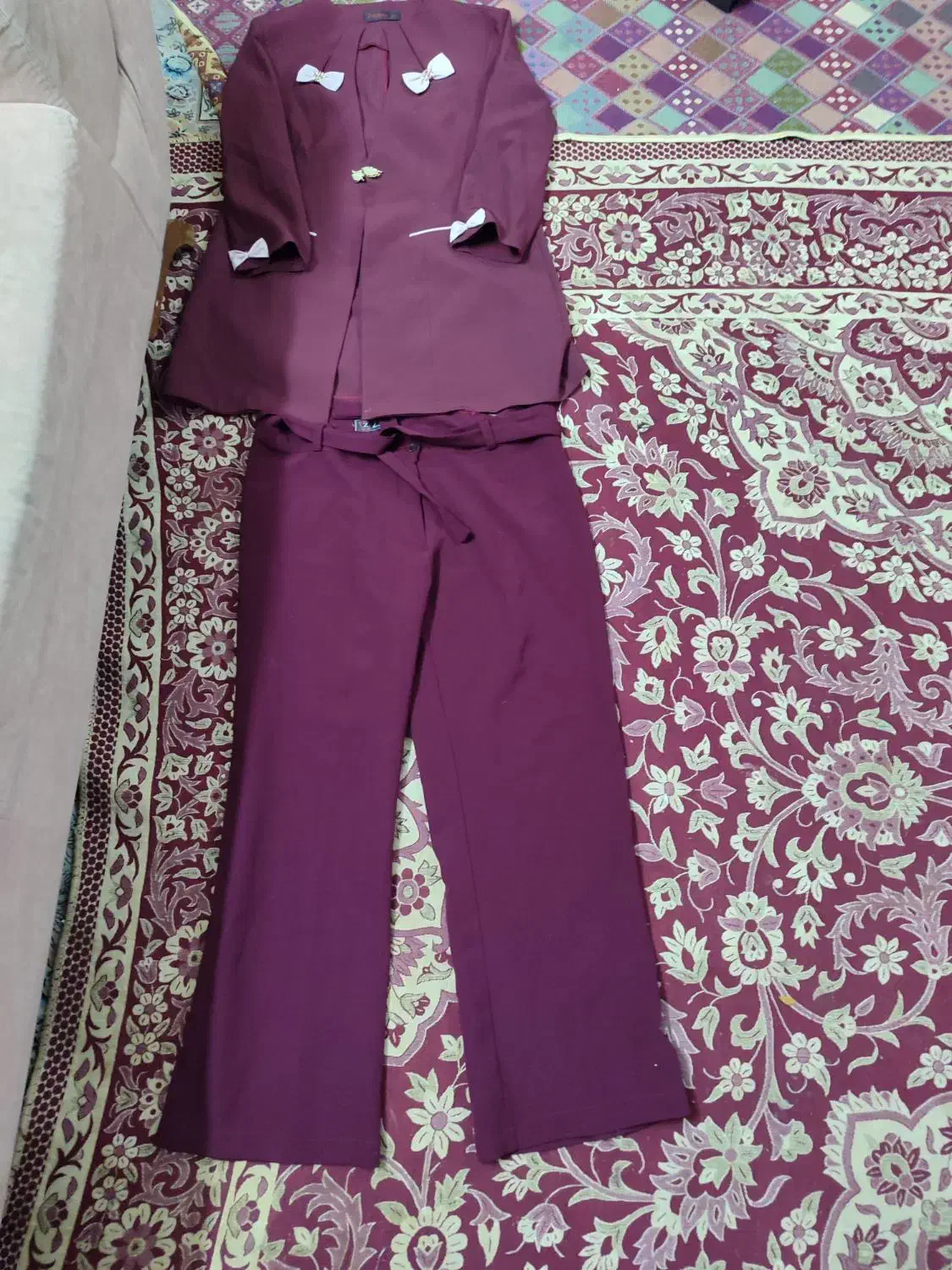 کت وشلوار|لباس|بومهن, |دیوار