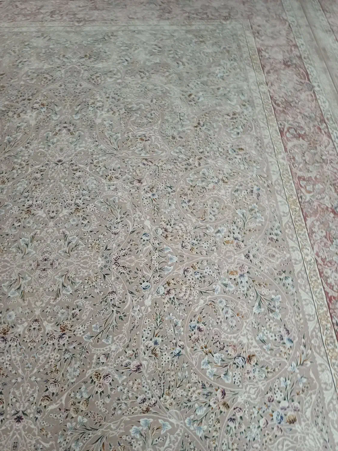 4 فرش 9 متر1500شانه صاراتی 2/۵ در 3/5 مناسب جهیزیه|فرش|تهران, شاهین|دیوار