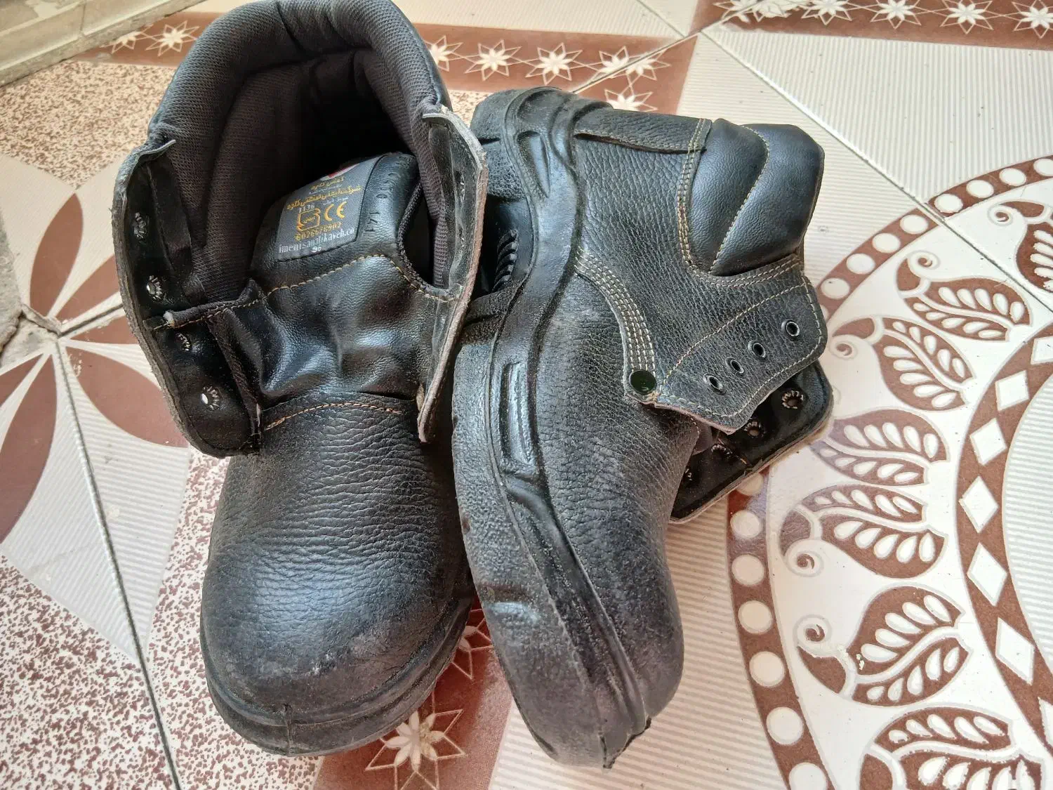 کفش اهنی|کیف، کفش، کمربند|یزد, |دیوار