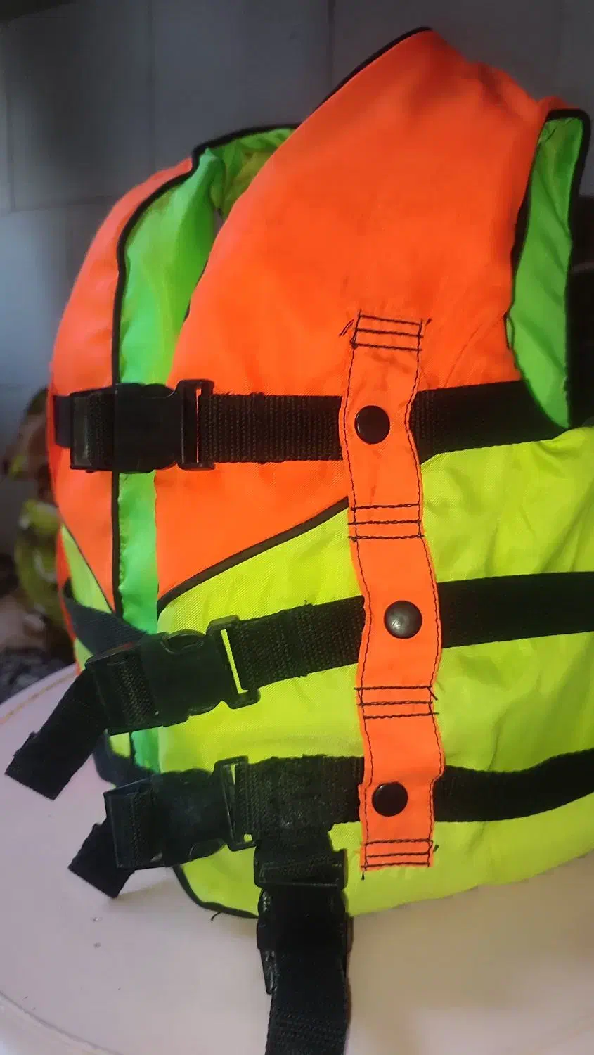 جلیقه نجات خارجی (اصلی)|غواصی و ورزش‌های آبی|قم, میرزائیه|دیوار