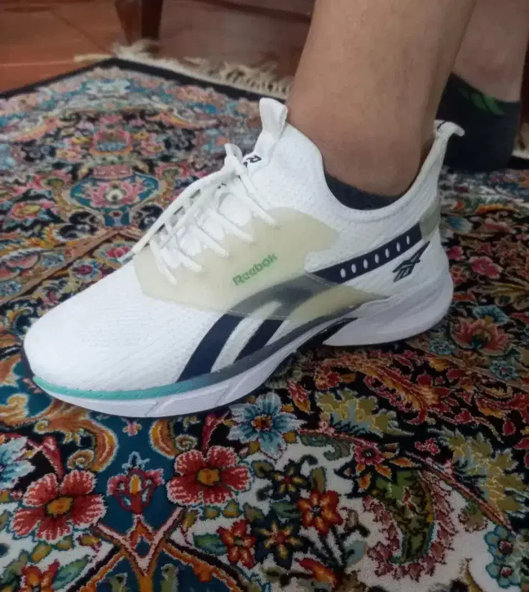 تعدادی کتونی اورجینال سایز ۴۲ اصلی قیمت۶۵۰هزار|کیف، کفش، کمربند|اسلامشهر, شهرک لاله|دیوار