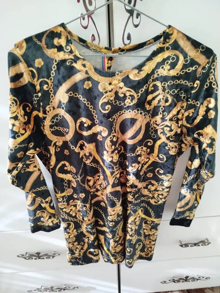 لباس زنانه|لباس|برخوار, |دیوار