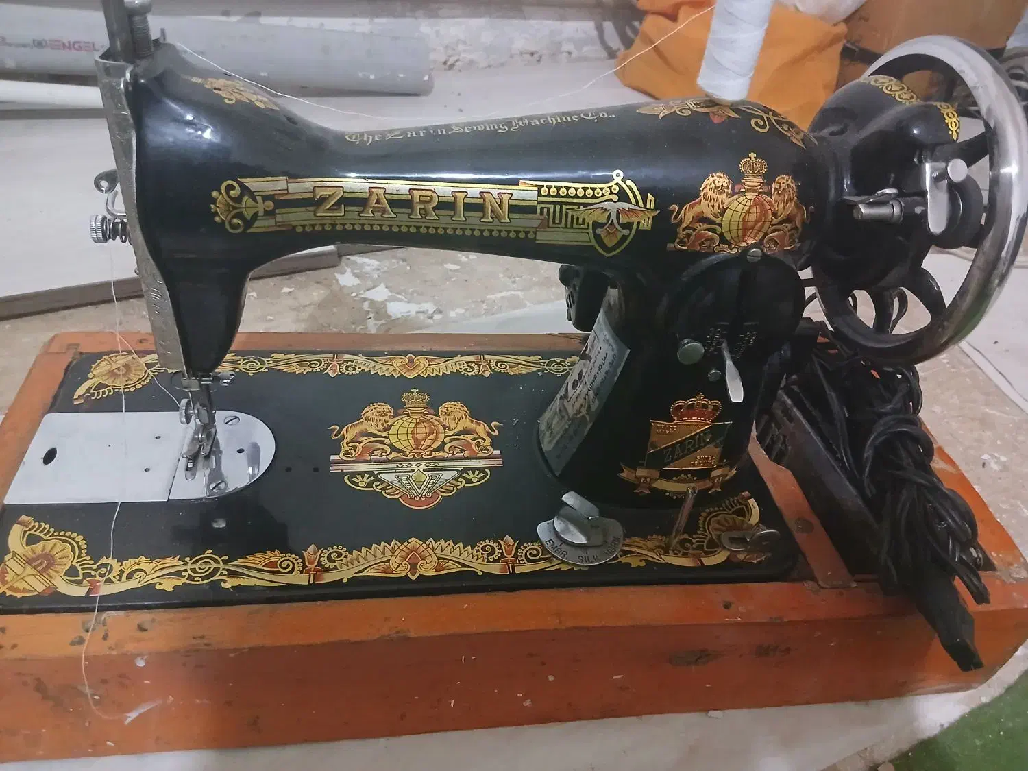 چرخ خیاطی|کلکسیون اشیاء عتیقه|تاکستان, |دیوار