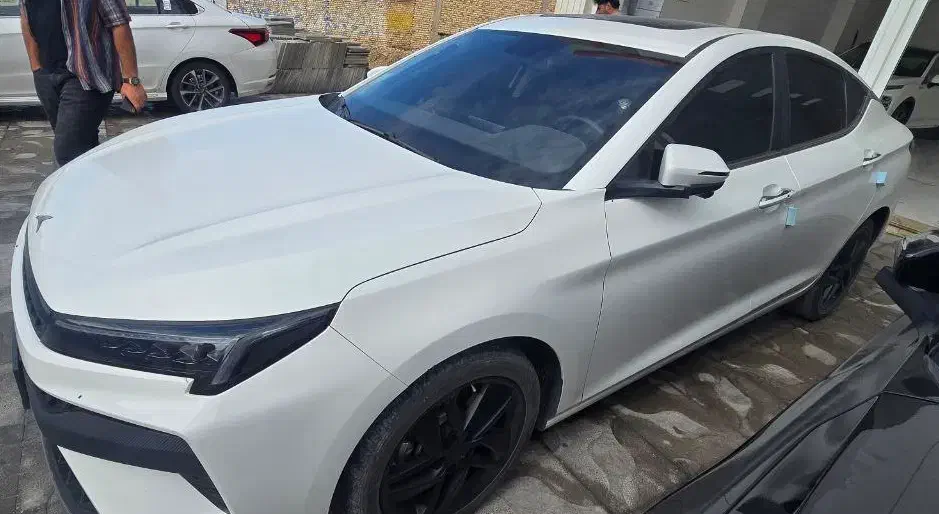 کی ام سی j7 جی ۷ ۴۰۳|خودرو سواری و وانت|بندرعباس, |دیوار