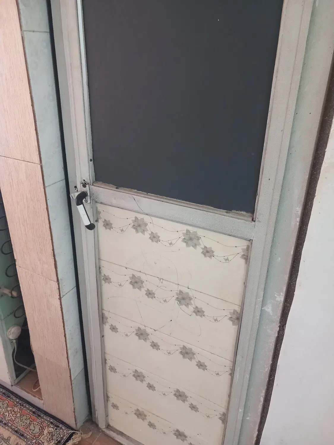 خانه مبله|اجارهٔ کوتاه‌مدت آپارتمان و سوئیت|شیراز, کوشک میدان|دیوار