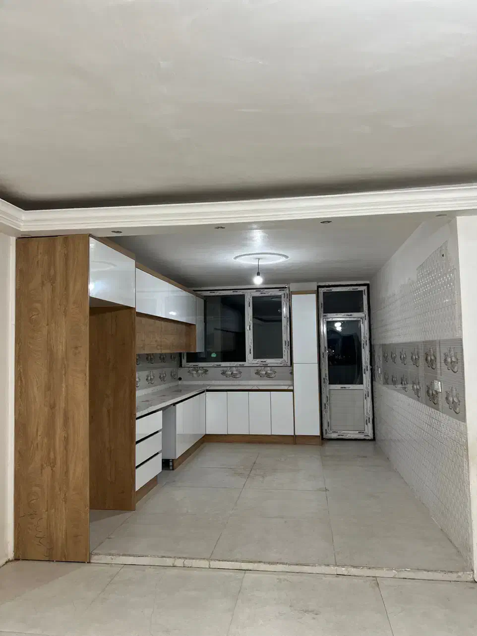 فروش فوری آپارتمان ۱۱۴ متری زیر قیمت منطقه|فروش آپارتمان|رباط‌کریم, نصیرشهر|دیوار