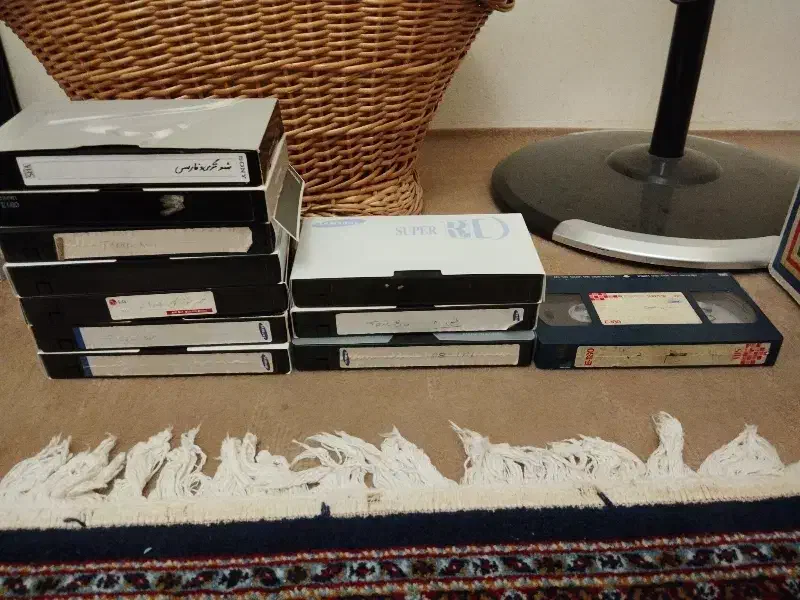 تعدادی شو فارسی و ترکی و عربی نوار VHS|فیلم و موسیقی|سنندج, |دیوار