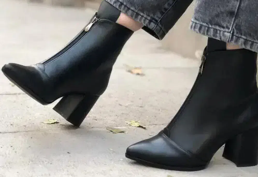 نیم بوت|کیف، کفش، کمربند|خوی, |دیوار