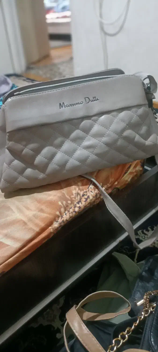 کیف رنانه|کیف، کفش، کمربند|ری, شهید غیوری (ابن باویه)|دیوار