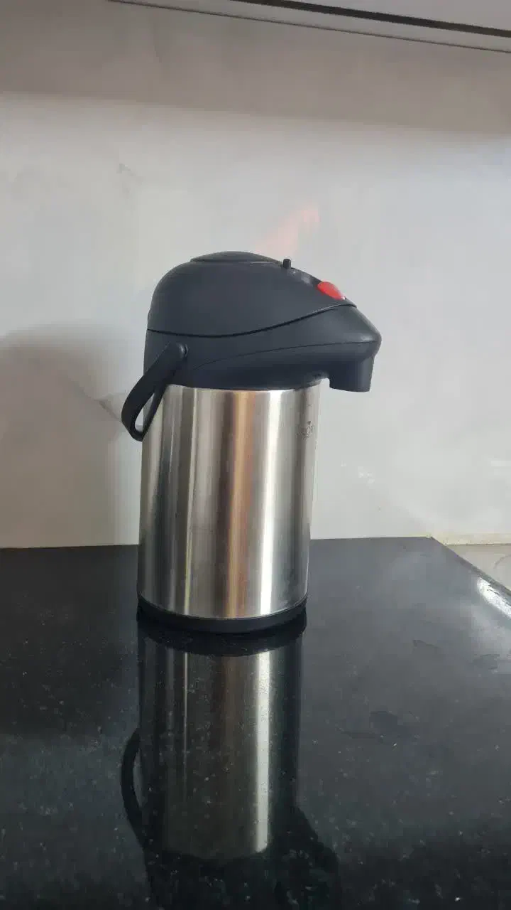 فلاسک چای پمپی در حد نو|قوری، کتری، قهوه‌ساز دستی|قم, زنبیل آباد|دیوار