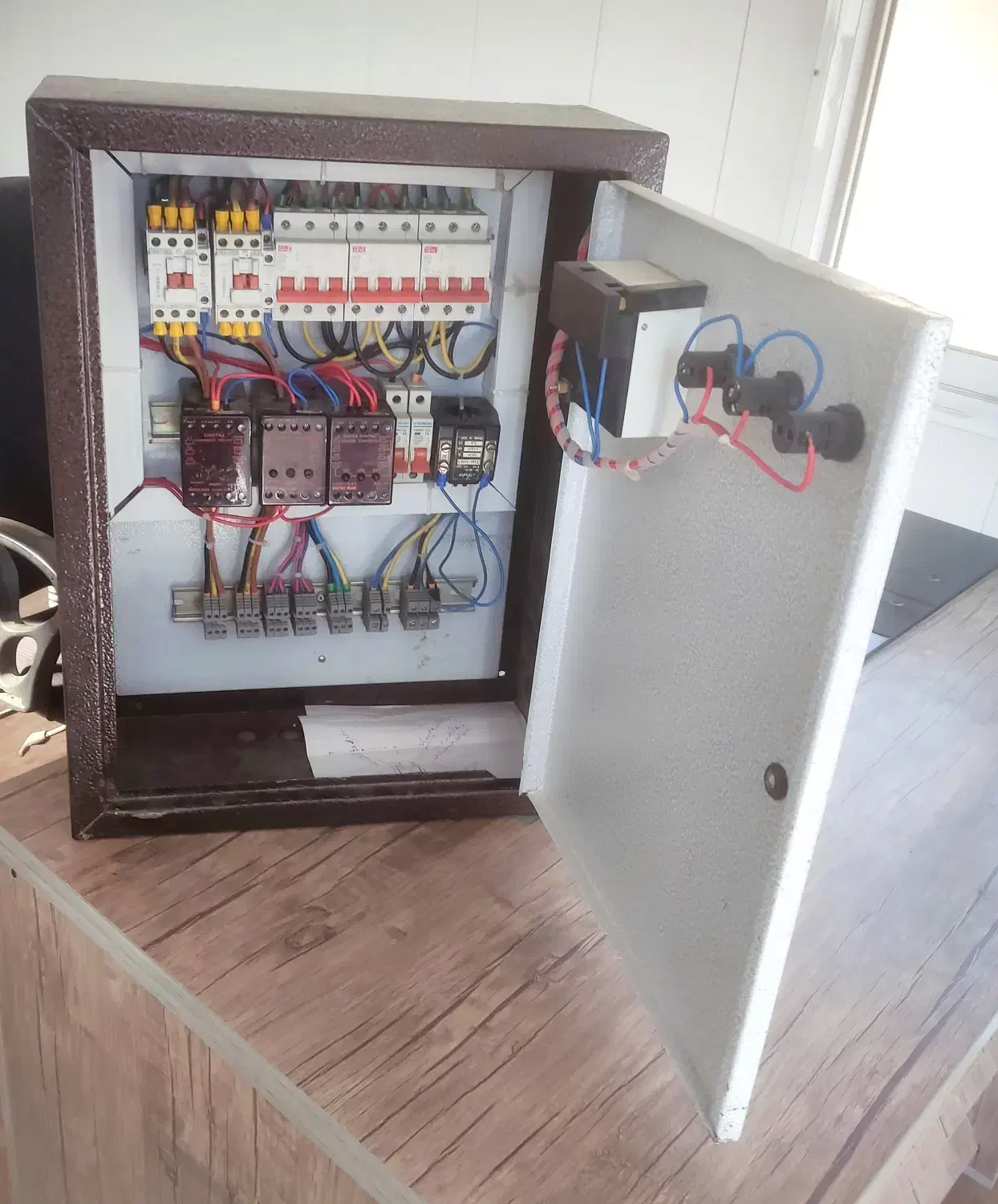 تابلو برق صنعتی سه فاز|ماشین‌آلات صنعتی|مهاباد (آذربایجان غربی), |دیوار