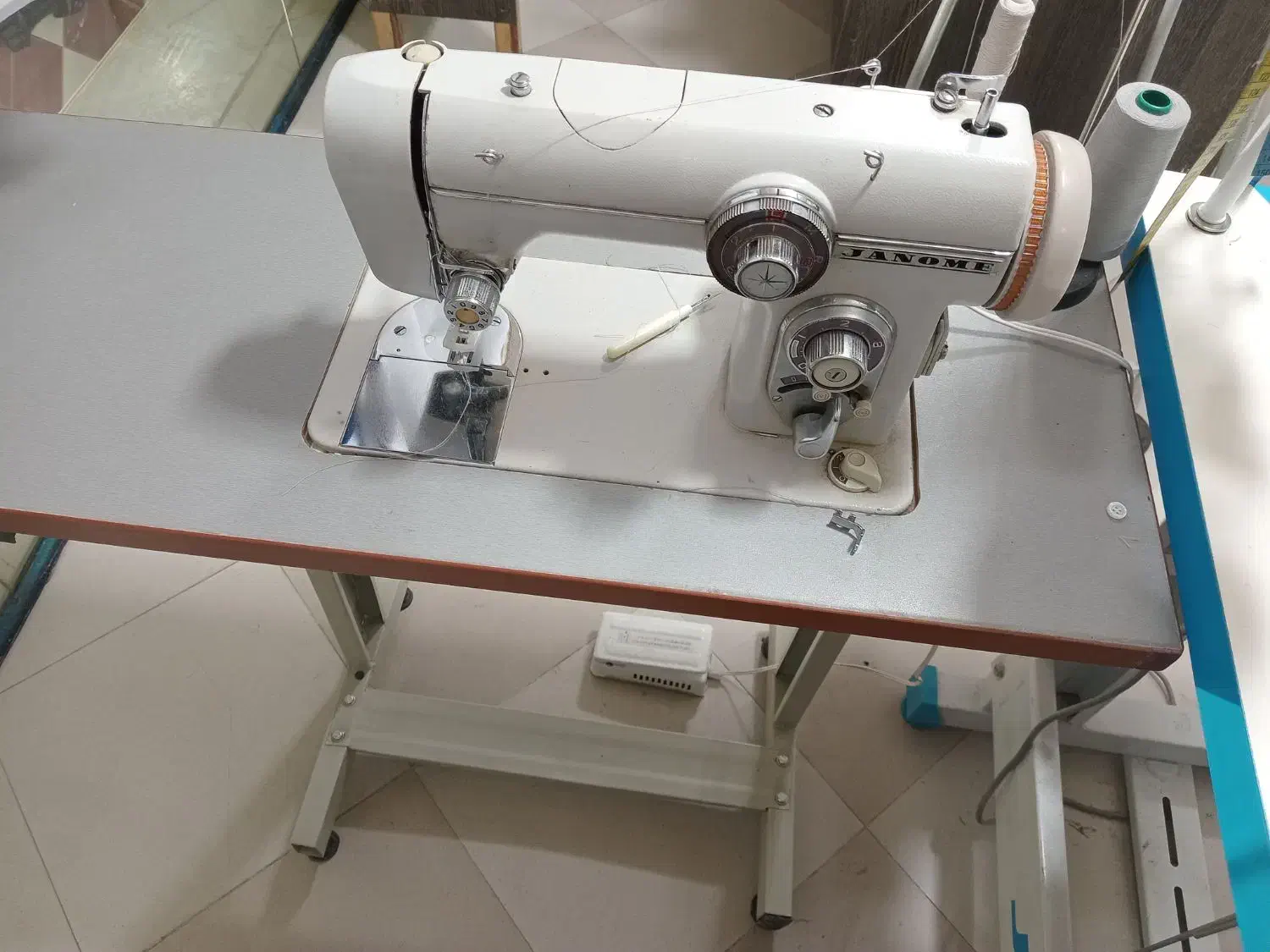 چرخ ژانومه|چرخ خیاطی و ریسندگی|گنبد کاووس, |دیوار