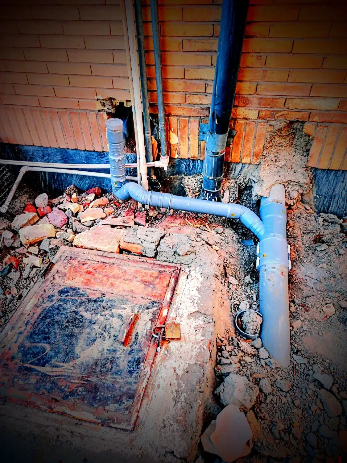 لوله کشی آب فاضلاب لکه کاری نشتی گیری نقطه زن|خدمات پیشه و مهارت|زاهدان, |دیوار