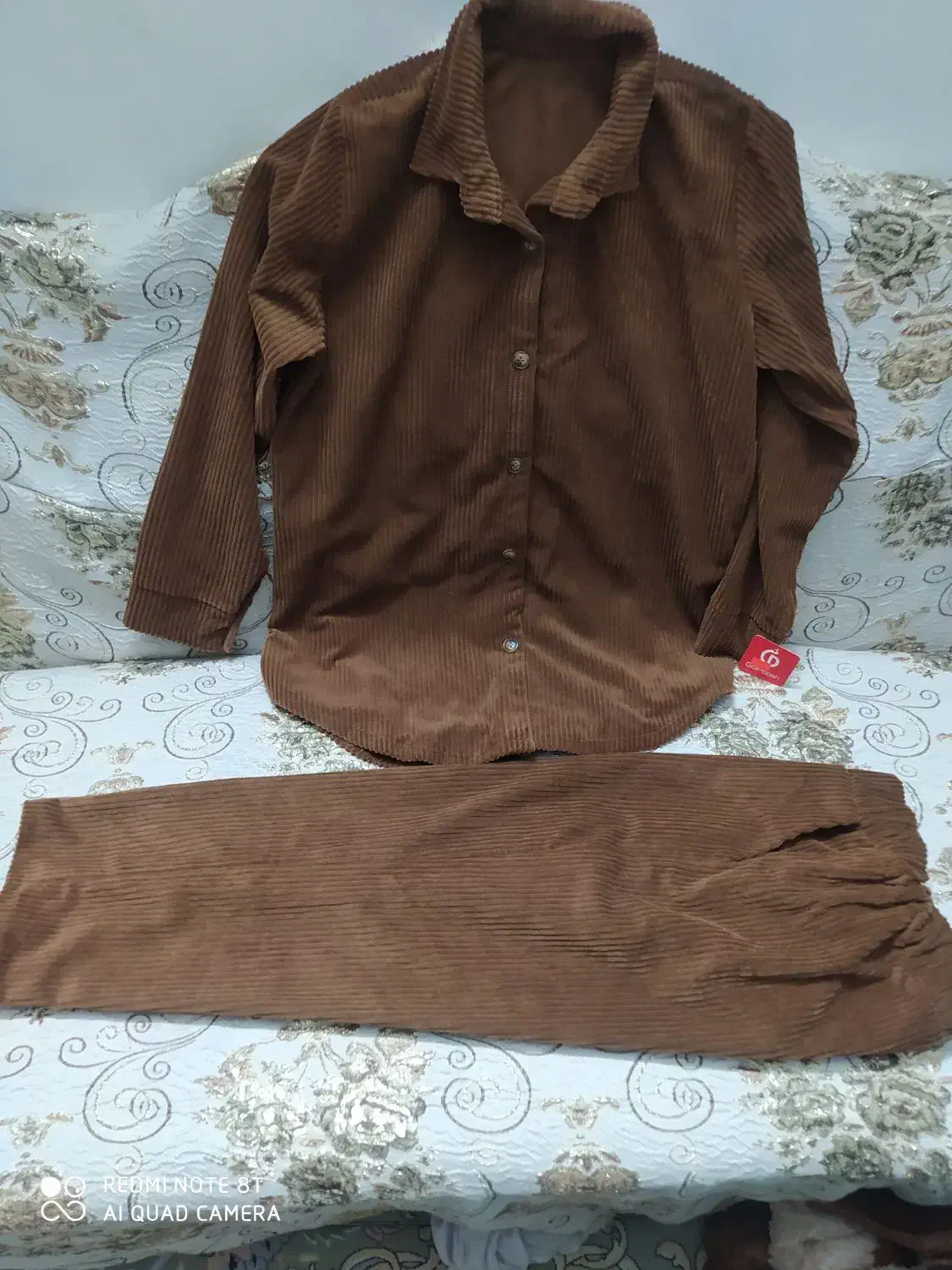 کت وشلوار کبریتی|لباس|ری, جوانمرد قصاب|دیوار