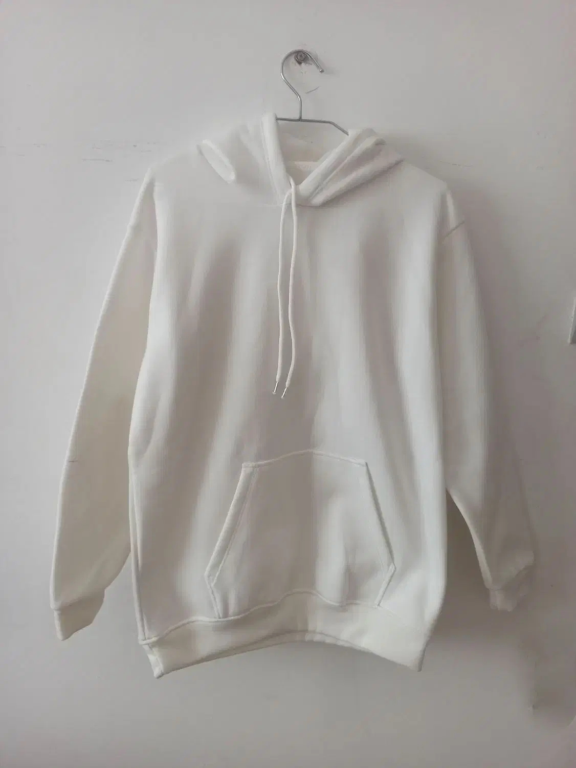 کاپشن سفید|لباس|مریوان, |دیوار