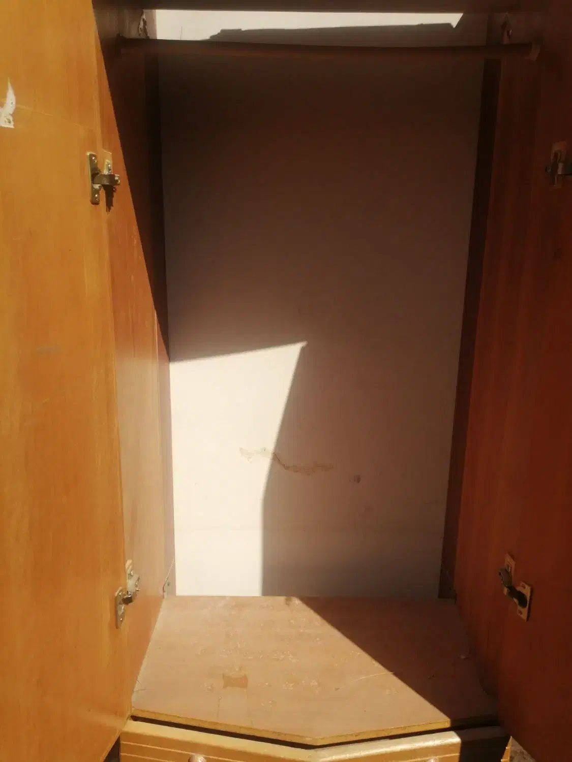 کمد لباسی|جاکفشی، کمد، دراور|شاهین‌شهر, اقبال لاهوری|دیوار