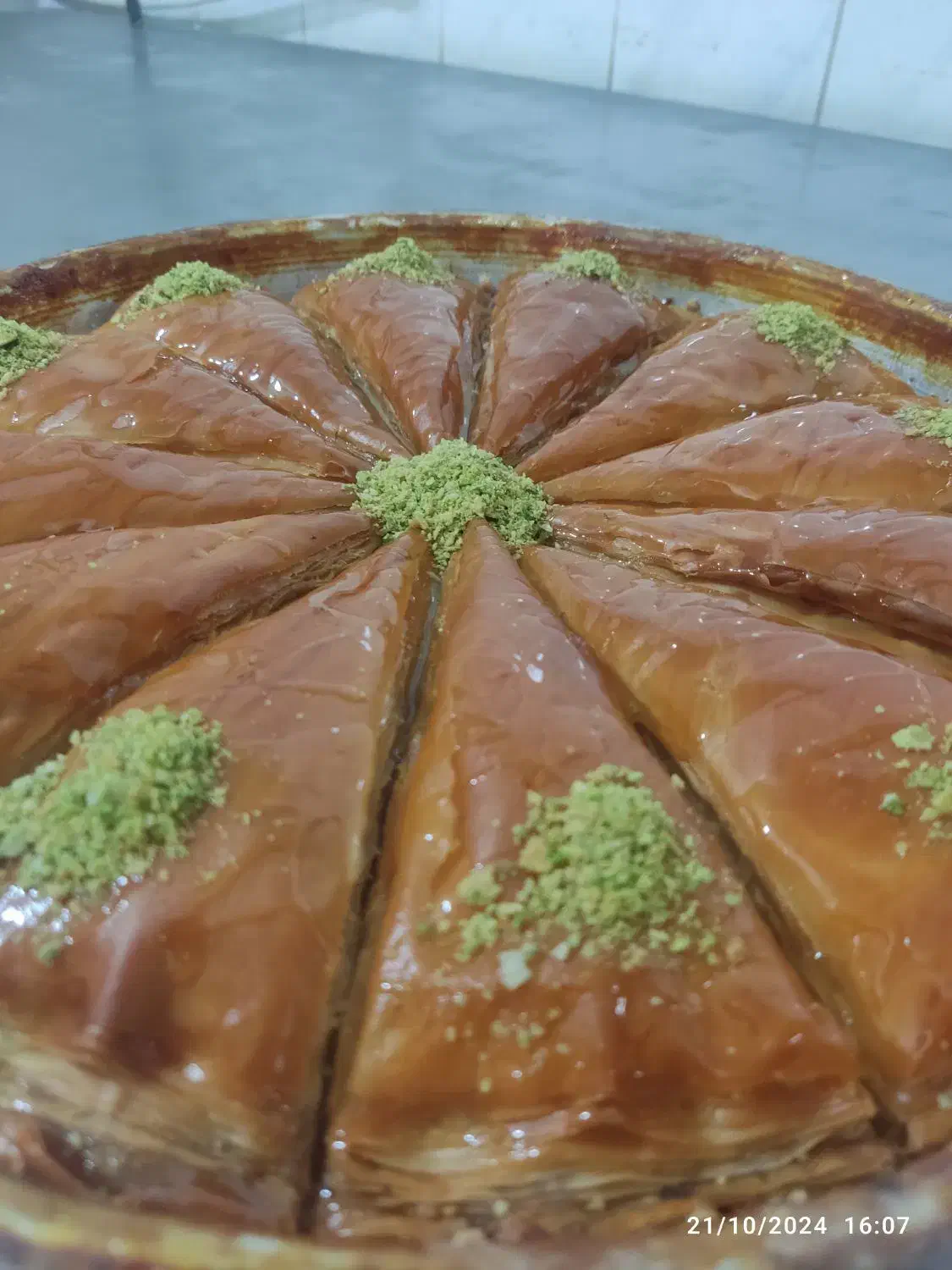 کاردر کارگاه شیرینی پزی|استخدام خدمات فروشگاه و رستوران|تهران, علم و صنعت|دیوار