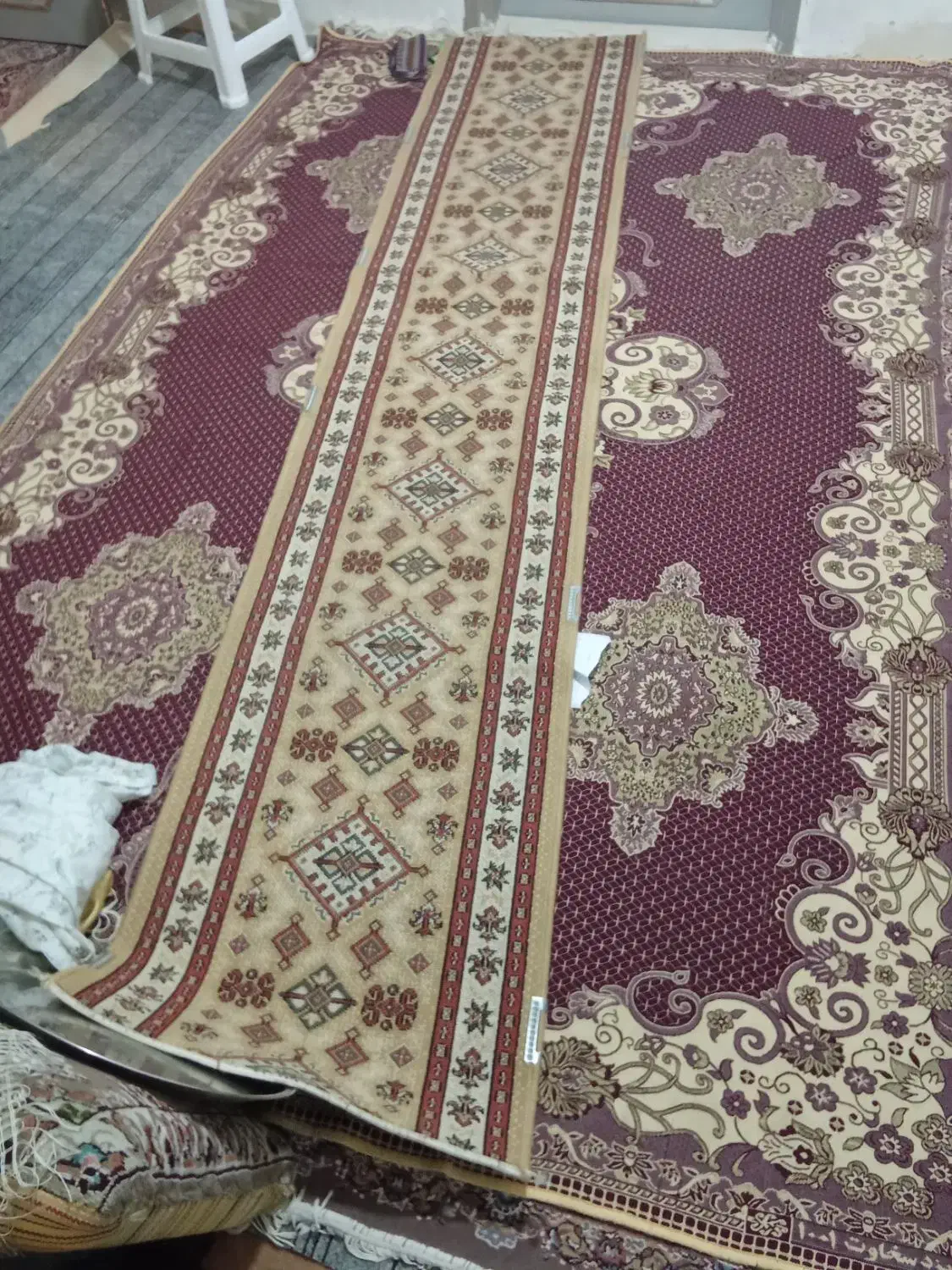 کناره گلیم ۳متر به رنگ فرشم کسی داشت معاوضه میکنم|گلیم، جاجیم، گبه|مشهد, مصلی (کارمندان اول)|دیوار