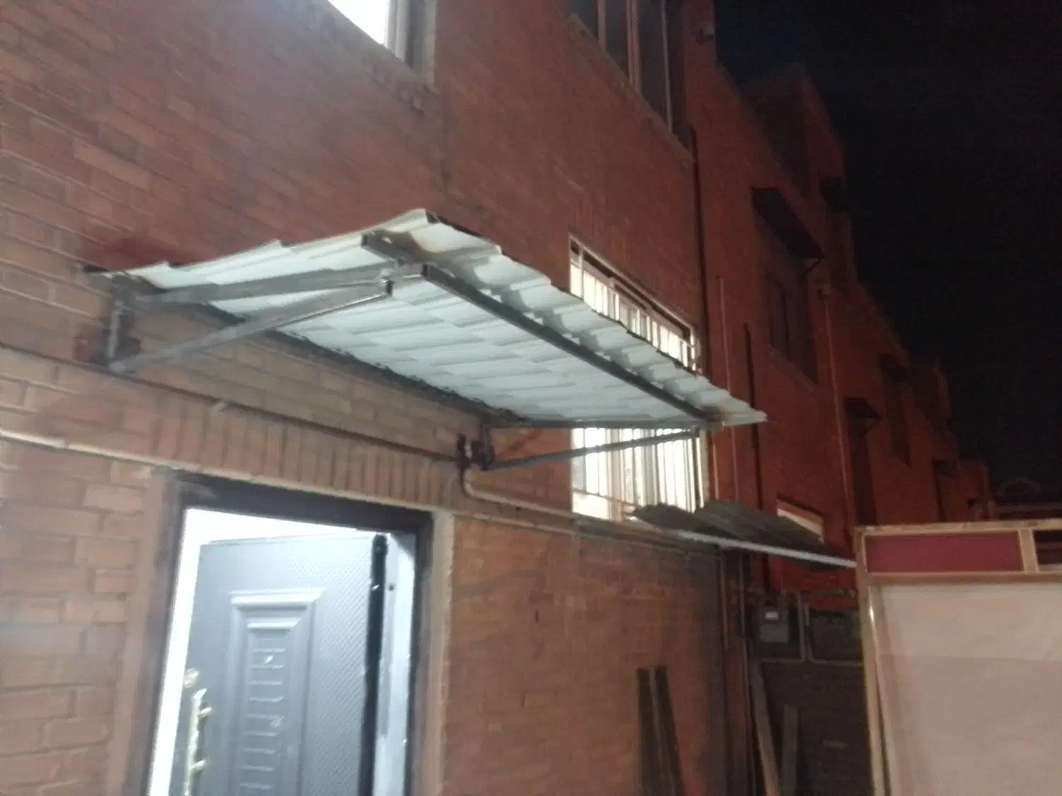 جوشکاری شیروانی پی وی سی ماربل کرکره برقی نشت گیری|خدمات پیشه و مهارت|خرمآباد, |دیوار