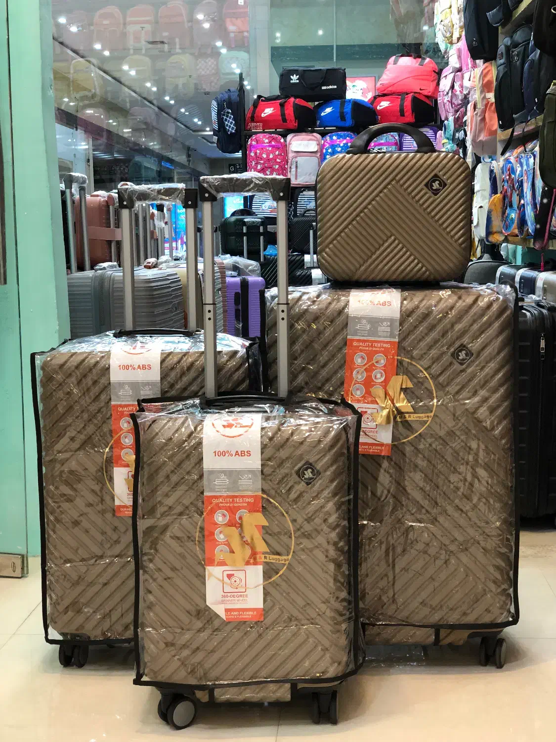 چمدان برند MR (طرح هاشور) ارسال و کاور رایگان|کیف، کفش، کمربند|مشهد, عیدگاه|دیوار