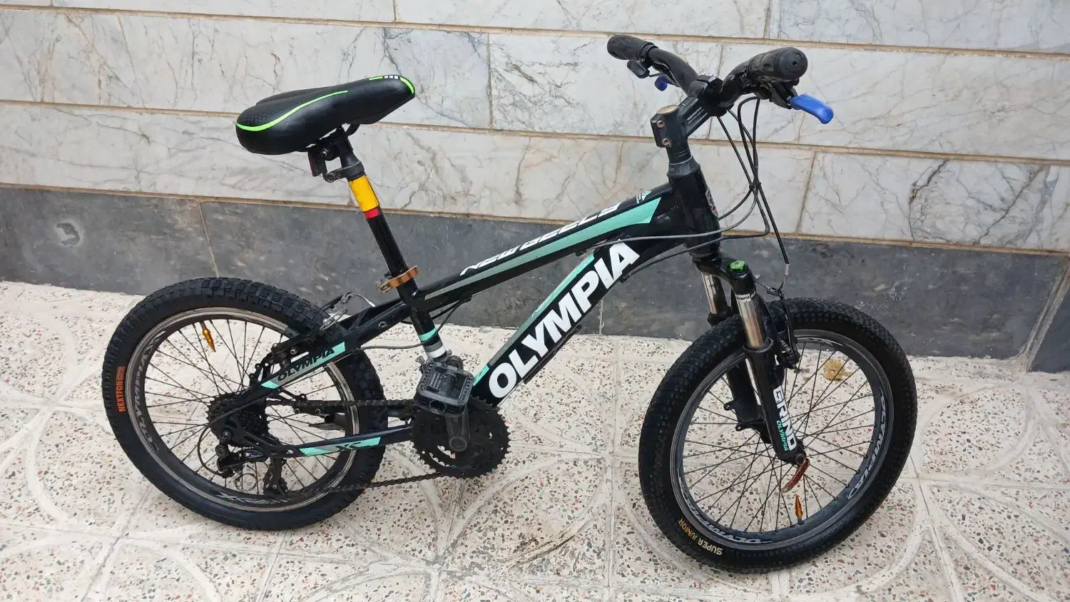 دوچرخه اولمپیا ۲۰|دوچرخه، اسکیت، اسکوتر|ری, شهادت|دیوار