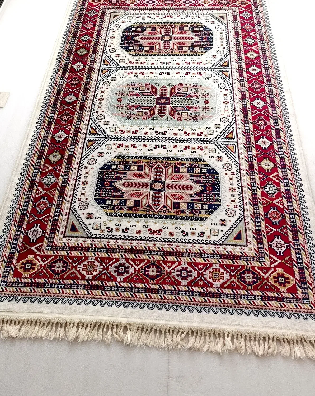 فرش خوش رنگ و نگار|فرش|سنندج, |دیوار