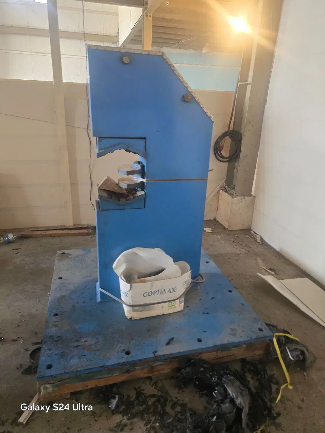 تراشکاری|ماشین‌آلات صنعتی|کیش, |دیوار