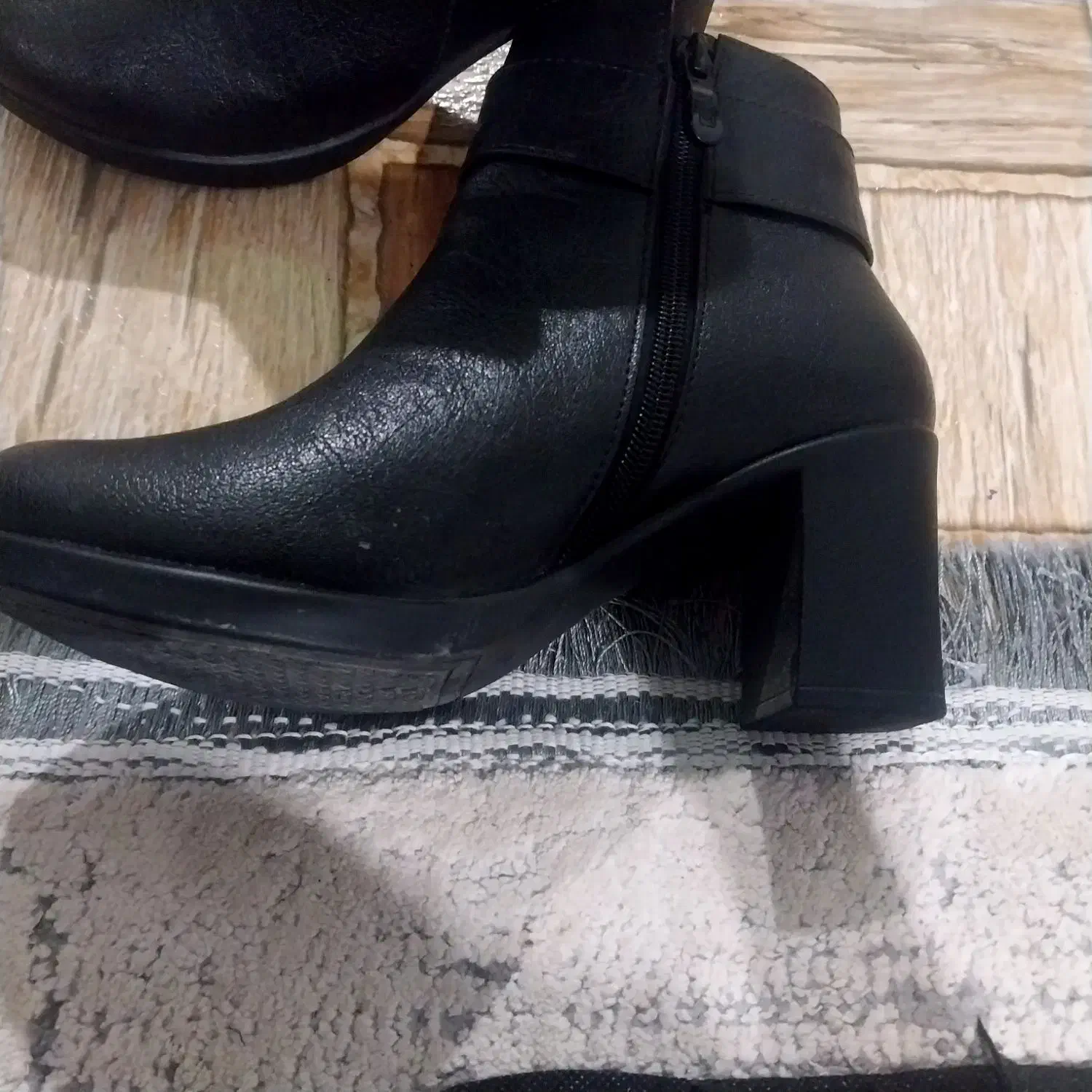 نیم بوت|کیف، کفش، کمربند|کرمان, |دیوار