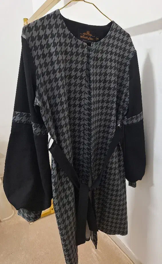 مانتو|لباس|کاشان, امیرکبیر|دیوار