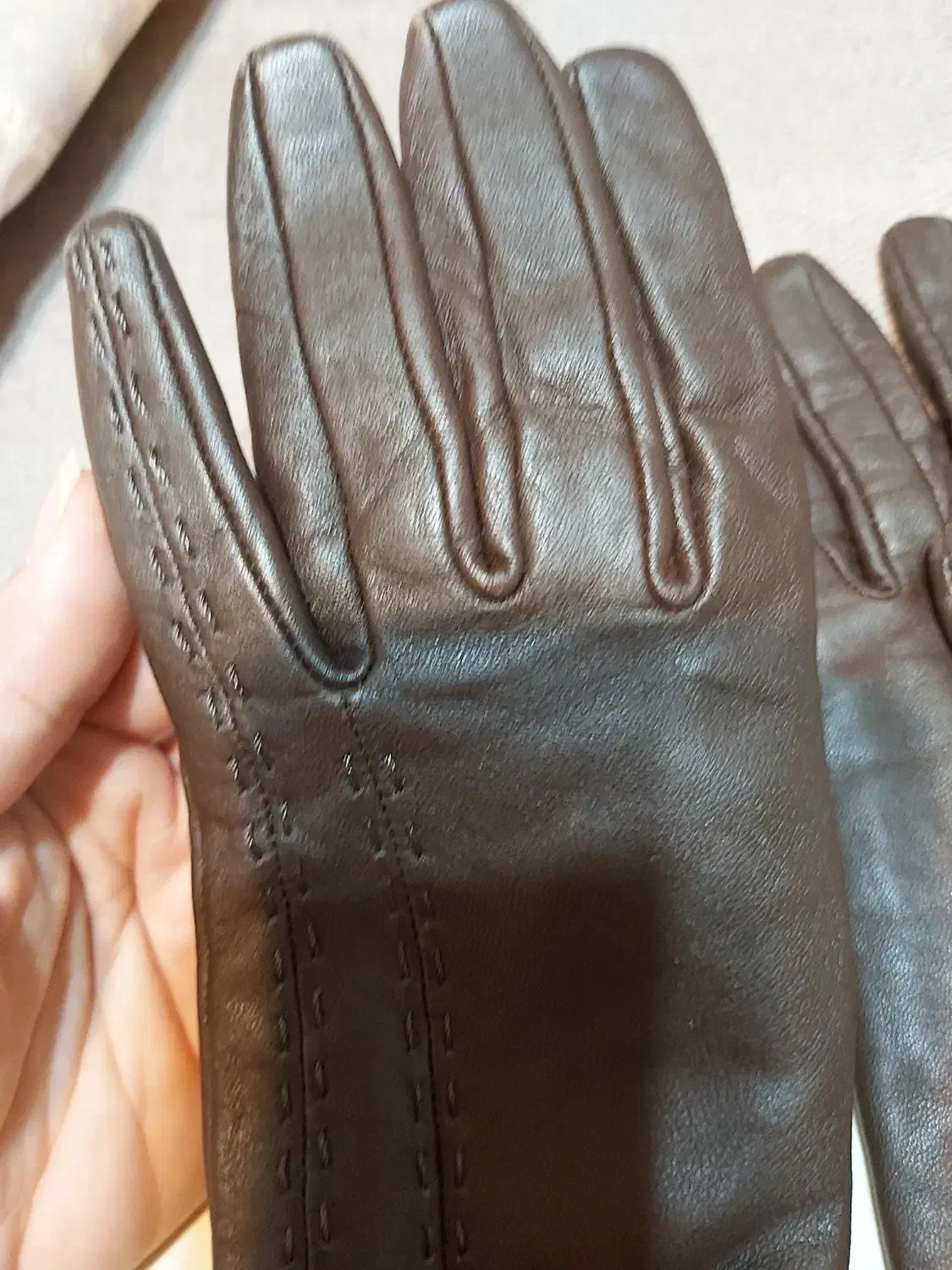 دستکش زنانه چرم مشهد رنگ ترند سال|لباس|تهران, منیریه|دیوار